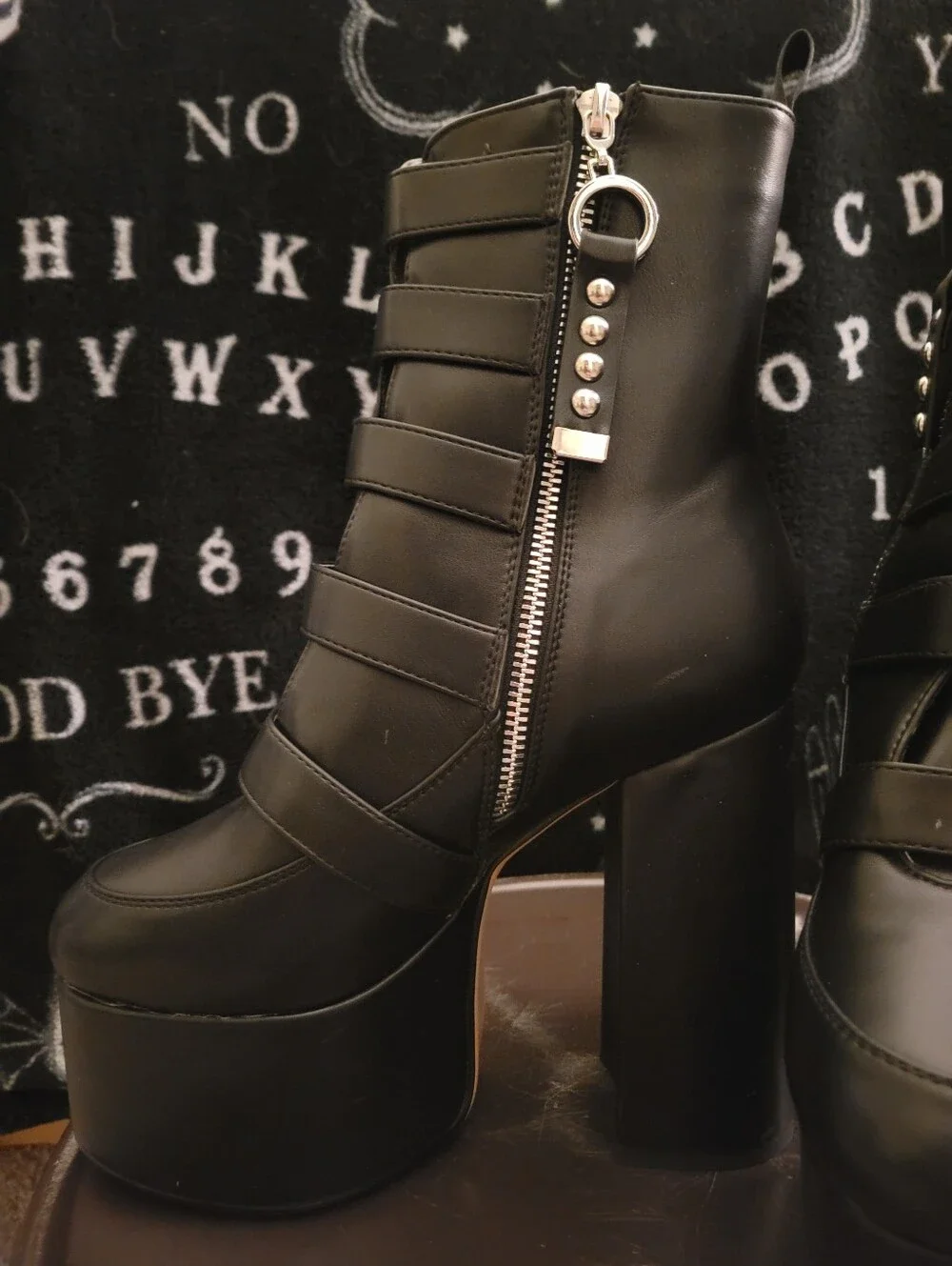 LAMODA 